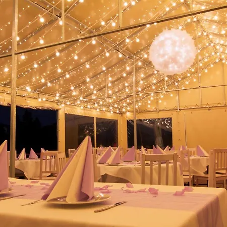 Luxe tent Seberak - V Chatickach A V Luxusnich Stanech *
