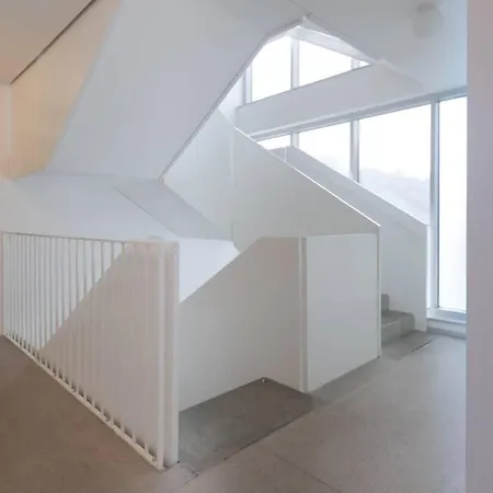 Bright Studio, 10min To The Centre, Free Parking Apartment