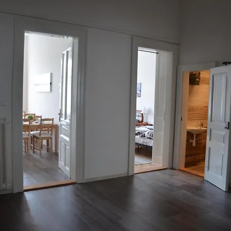 In The Heart Of Apartamento Praga