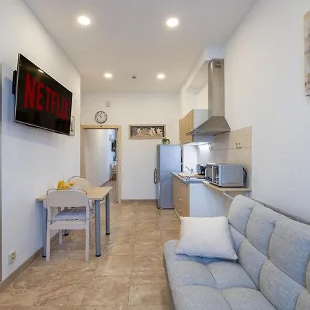 Bright Sunny In Quiet Area Apartment Prague