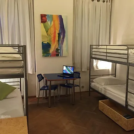 V Tunich Hostel Praga
