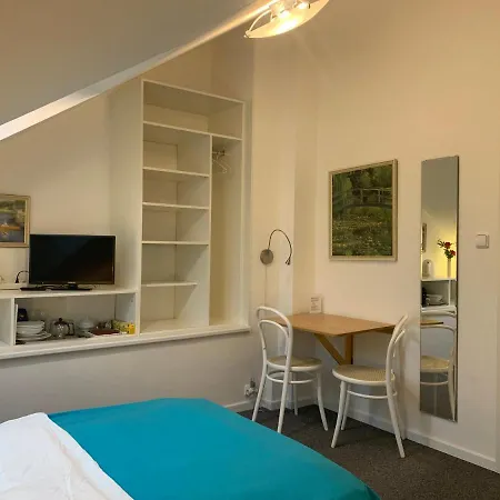 Aparthotel A. V.