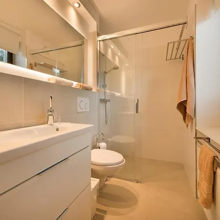 Aparthotel A. V.