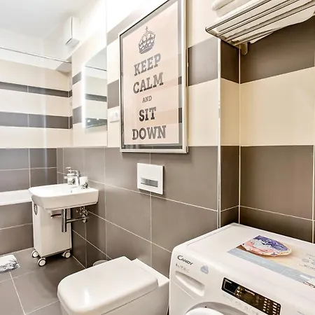 Newly Opened, Designer Opera Apartmán