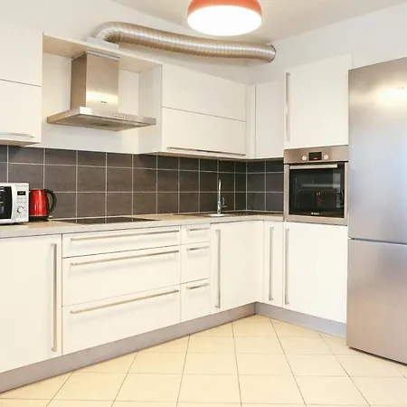 Sunny Apartment Prague