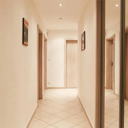 Sunny Apartment Prague