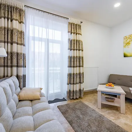 Bright Sunny In Quiet Area Apartment Prague