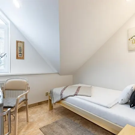 Bright Sunny In Quiet Area Apartment Prague