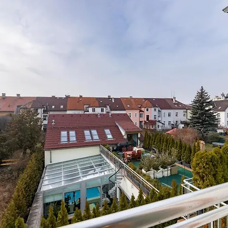 Apartment Bright Sunny In Quiet Area Prague