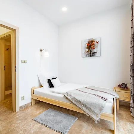 Bright Sunny In Quiet Area Apartment
