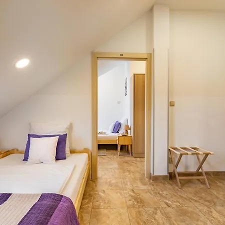 Apartment Bright Sunny In Quiet Area Prague