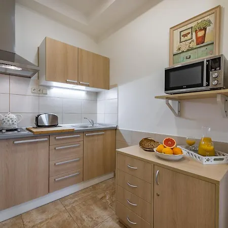 Bright Sunny In Quiet Area Apartment