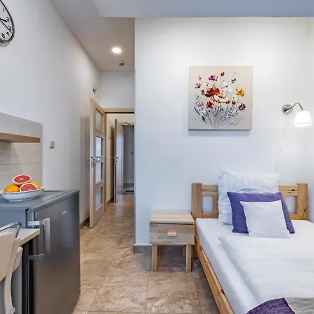 Bright Sunny In Quiet Area Apartment Prague