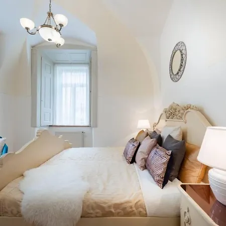 Rose / Romantic & Cozy / City Center Appartement