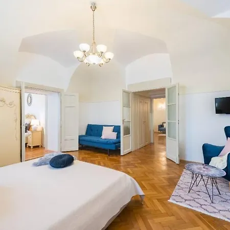 Appartamento Rose / Romantic & Cozy / City Center *