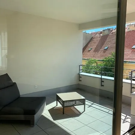 Apus Apartment *