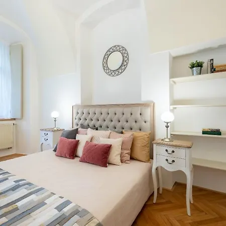 Appartement Rose / Romantic & Cozy / City Center Prague