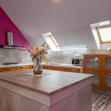 Apartment Lovely - Truhlarska *