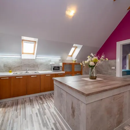 Lovely - Truhlarska Apartment
