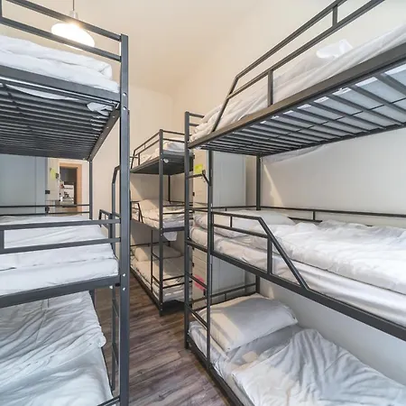 Orange Hostel *