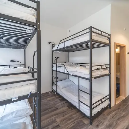 Orange Hostel *
