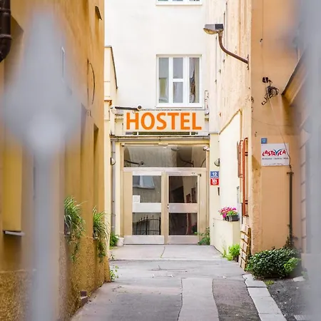 Mandarinka Hostel