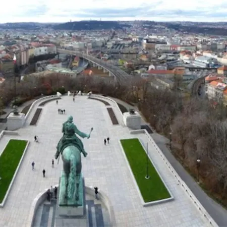 Apartment In 3 Prague
