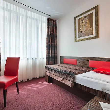 Ea Crystal Palace 4* Prága