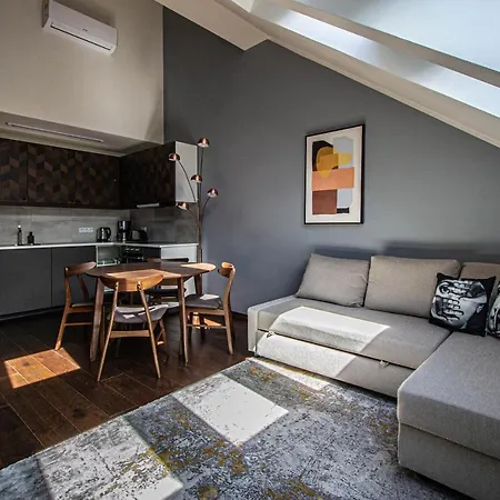 Apartment Quite Loft With Balcony And 3 Air Conditioners