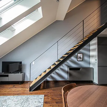 Quite Loft With Balcony And 3 Air Conditioners Apartment *