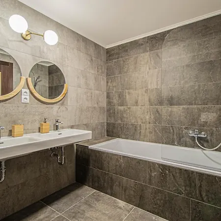Quite Loft With Balcony And 3 Air Conditioners Apartment Prague
