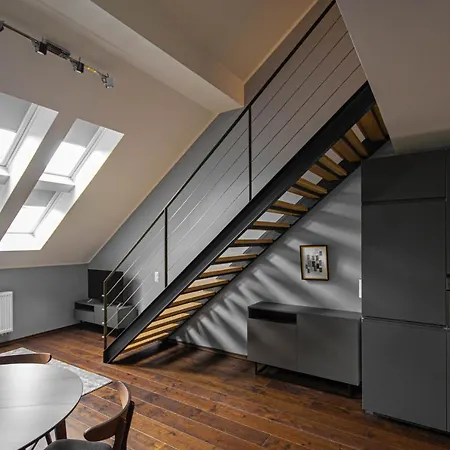 Quite Loft With Balcony And 3 Air Conditioners Prague