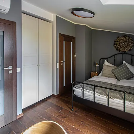 Quite Loft With Balcony And 3 Air Conditioners Apartment *