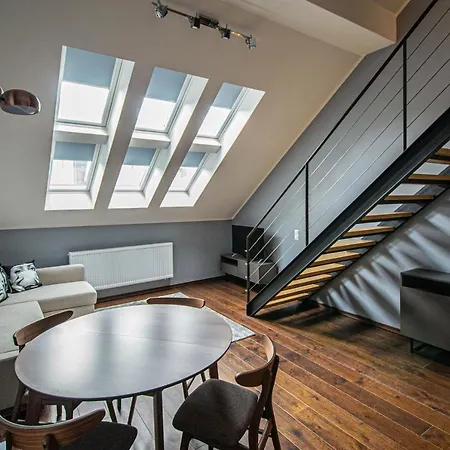 Quite Loft With Balcony And 3 Air Conditioners Apartment Prague