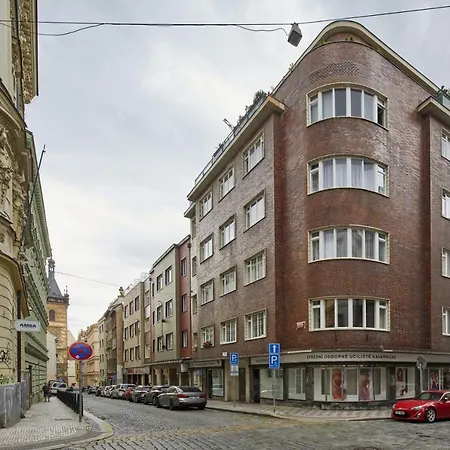 Days - Modern W Retro Elements - New Town * Praga