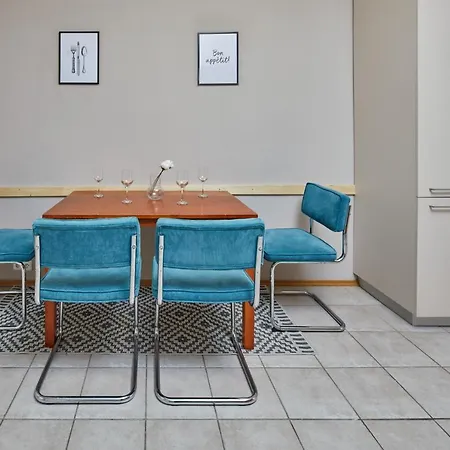 Days - Modern W Retro Elements - New Town Praga