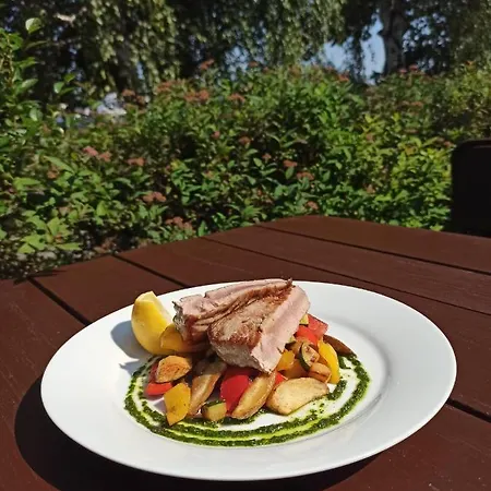 Seberak - V Chatickach A V Luxusnich Stanech Luxe tent *