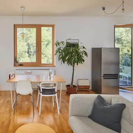 Apartman Days - W 2bdr - 3 Balconies - Garage - Next To Park