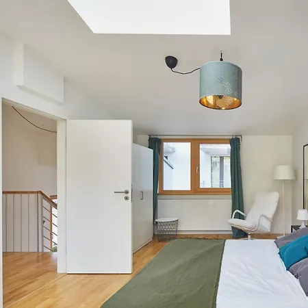 Days - W 2bdr - 3 Balconies - Garage - Next To Park Apartman *