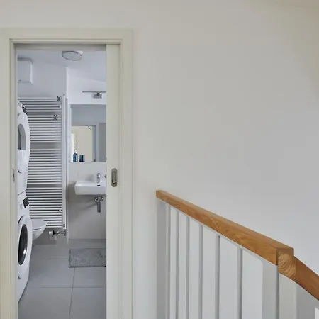 Days - W 2bdr - 3 Balconies - Garage - Next To Park Prága
