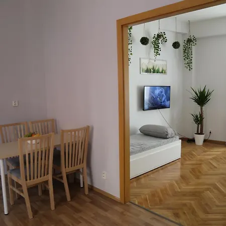 Charles Square Apartment *