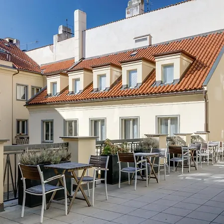 Louren - The Bridge Inn Prague