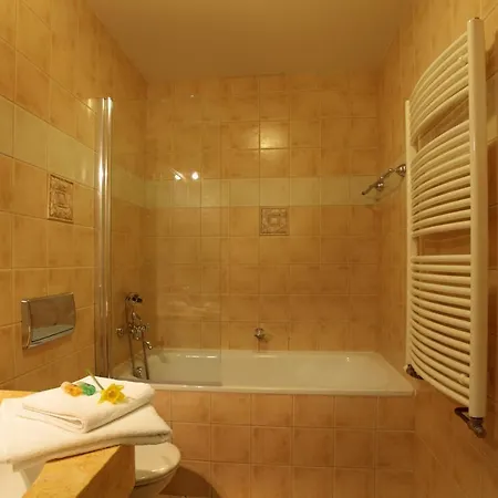 Elysee 4*