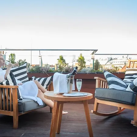 Apartmanhotel Old Town Square By Emblem 5*