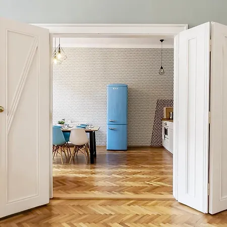 Apartment Cubistic Eliska / Jewish Quarter / Old Town Prague