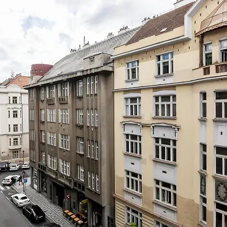 Cubistic Eliska / Jewish Quarter / Old Town Apartment *