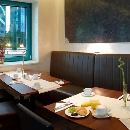 Amedia Express Prague, Trademark Collection By Wyndham Hotel 3*