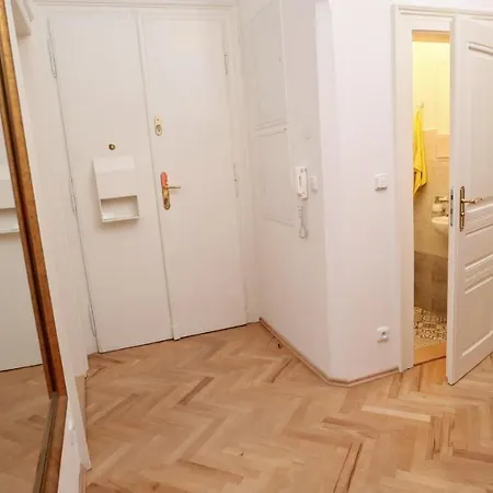 Ubytování v soukromí & Parking Assistance *