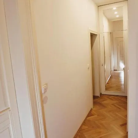 Homestay & Parking Assistance Prague