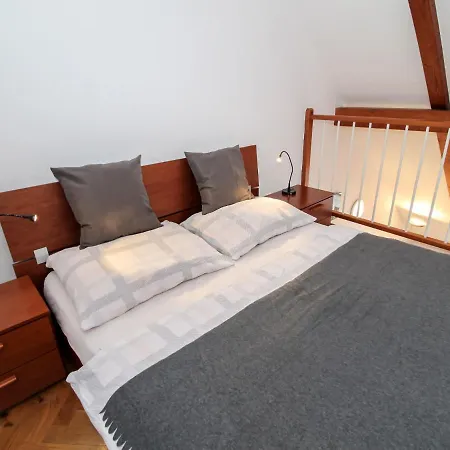 Apartment Apartment O21 By Interhome Prague